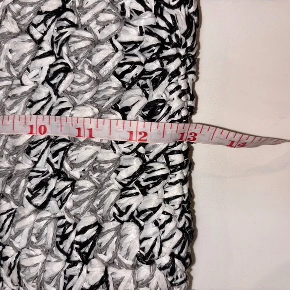 Ernest Large Crochet Shoulder Bag – Sustainable Recycled Plastic Tote bag - Picture 8 of 9